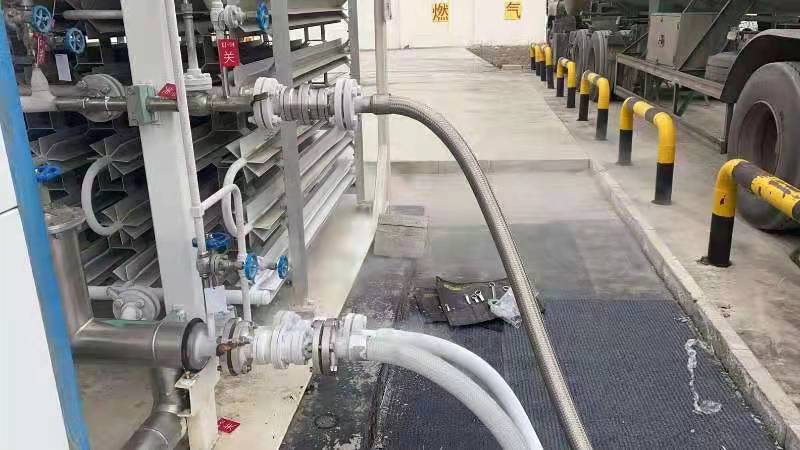 拉断阀安装现场