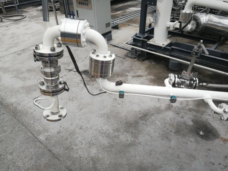 LNG液化工厂装车现场